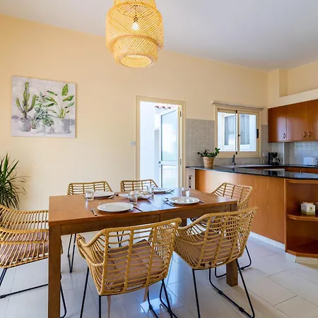 Coralia Dreams - Central Coral Bay, 5 Mins Walking To Main Strip, 2 Mins To The Beach Willa